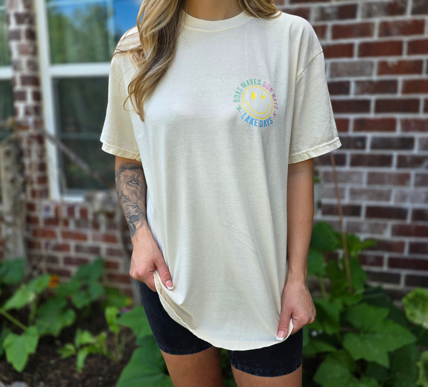 BOAT WAVES SUN RAYS LAKE DAYS | Custom Unisex TSHIRT