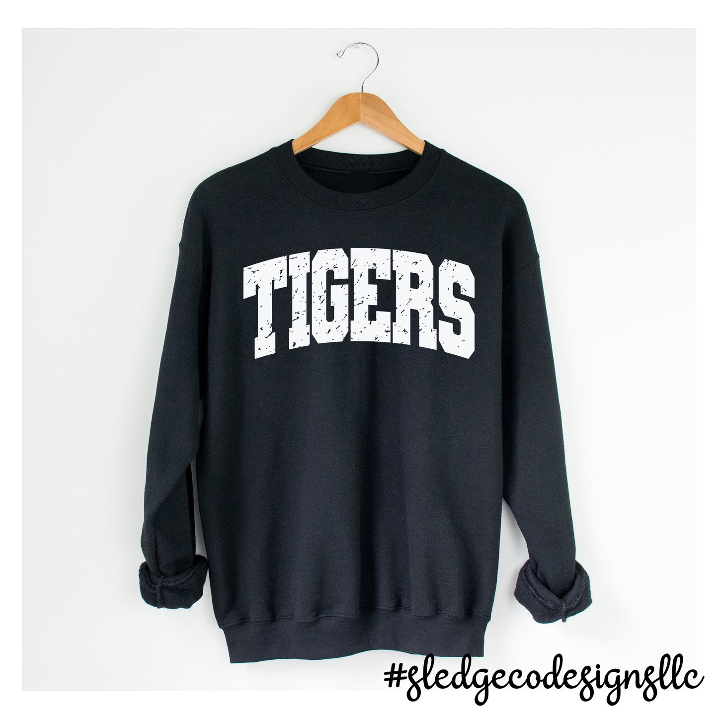 HERNANDO TIGERS | DISTRESSED | UNISEX SWEATSHIRT