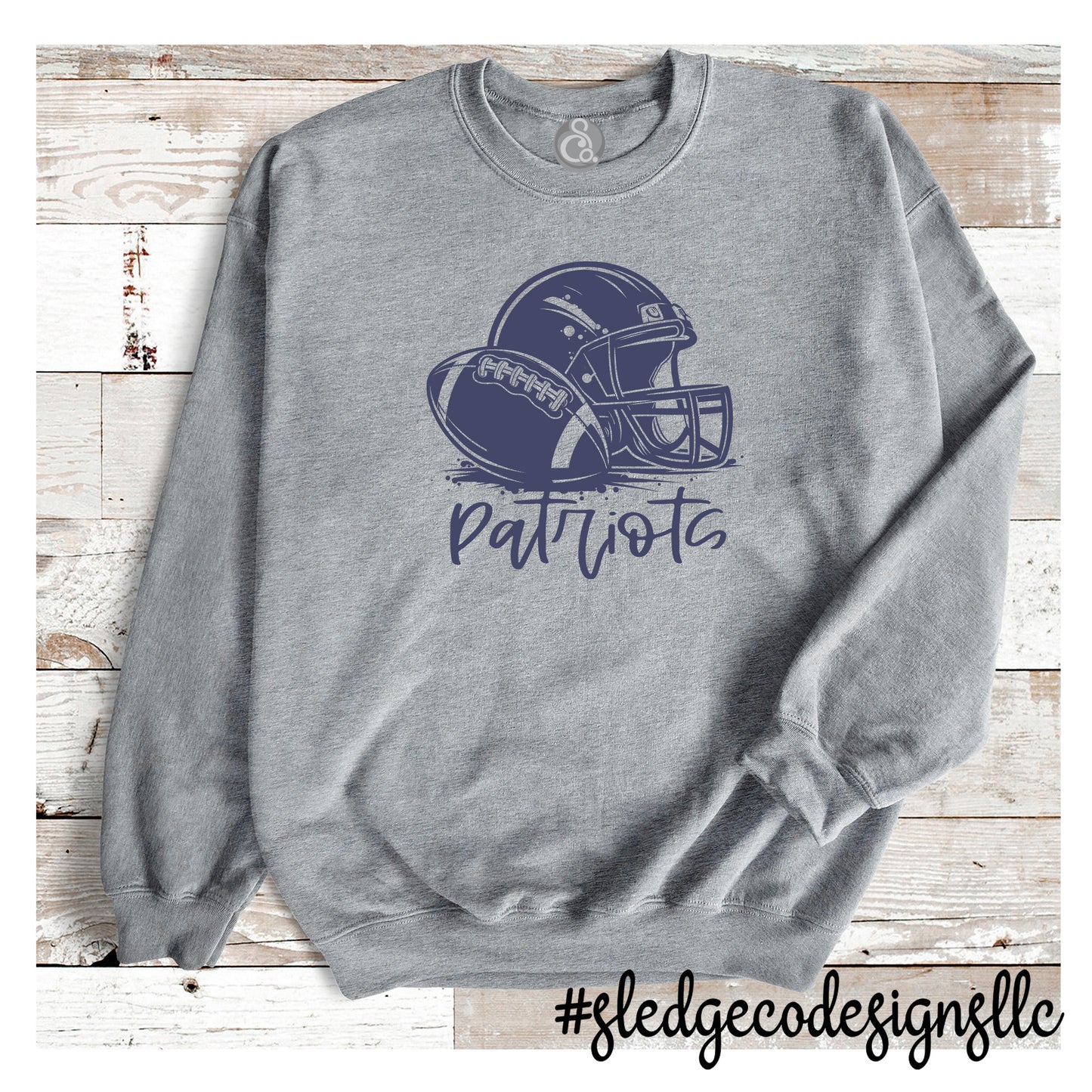 LEWISBURG PATRIOTS | VINTAGE FOOTBALL | SOFTSTYLE UNISEX SWEATSHIRT