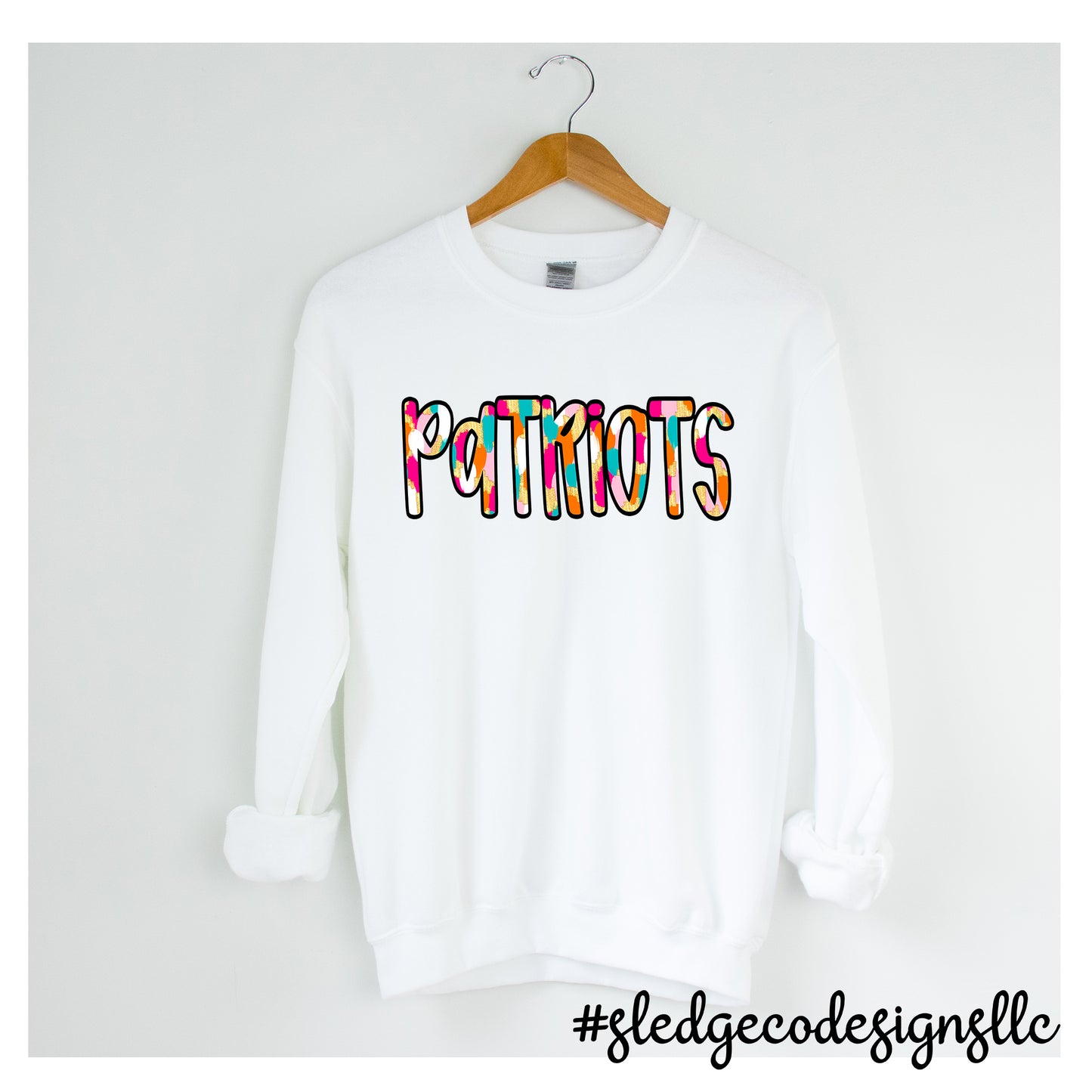 PATRIOTS | WATERCOLOR | SOFTSTYLE UNISEX SWEATSHIRT