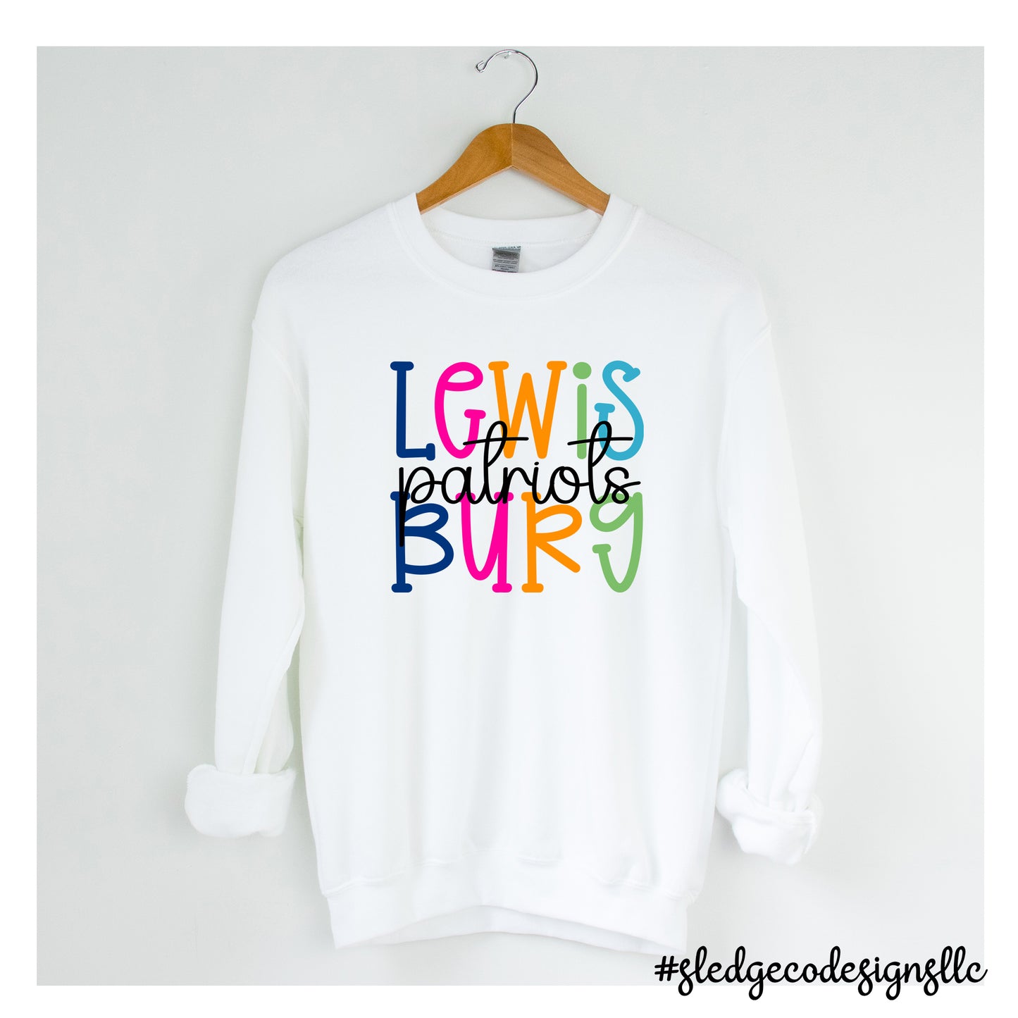 LEWISBURG PATRIOTS COLORFUL | SOFTSTYLE UNISEX SWEATSHIRT